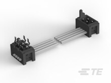 CAT-M5833-V2492A 插拔式 I/O 电缆部件 1