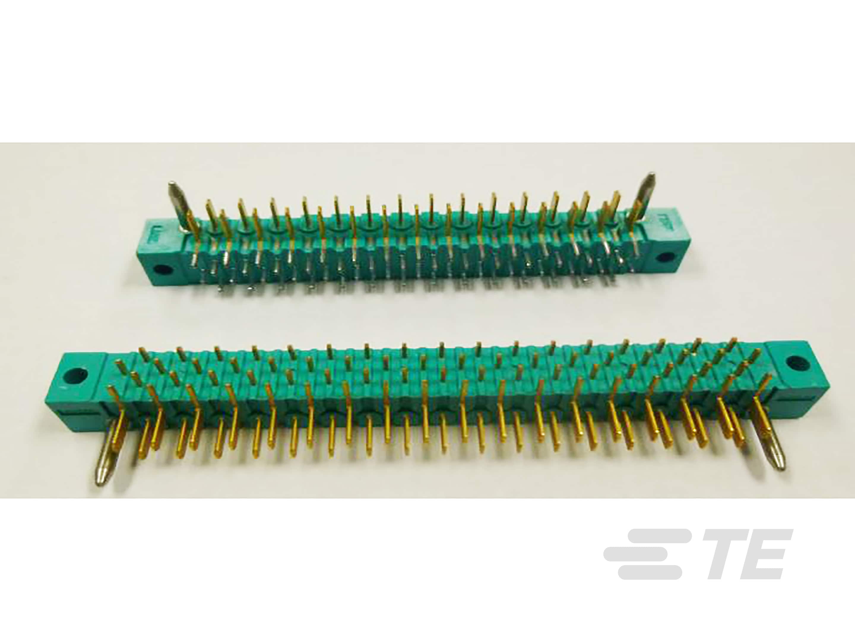 29 AMP BLADE HDR ASSY-1-582390-3
