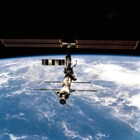 宇宙衛星