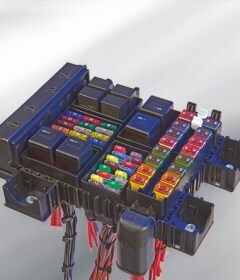 Sistemas de distribución de energía cableados para la industria automotriz y vehículos de servicio pesado