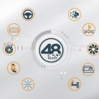 Empreinte faite dans l'herbe avec le logo 48V