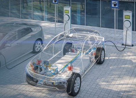 Vehículo eléctrico que circula por una carretera