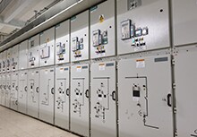 Armoires de commande et de démarrage moteur