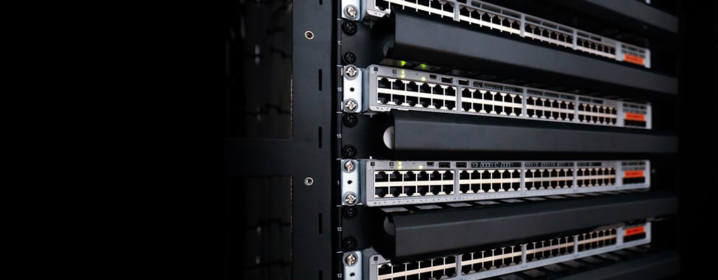データ センターとサーバー アプリケーション向け EMI ソリューション